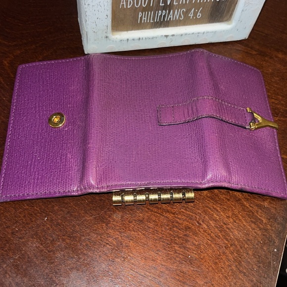 YSL Yves Saint Laurent "Y" 6-ring Leather Key Case in Purple w Gold Hardware EUC - Picture 14 of 17